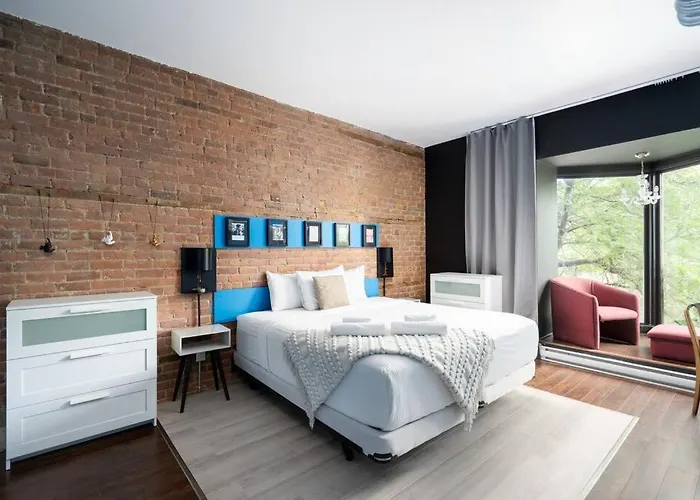 Two Bedroom Duplex In Plateau Mont-Royal District
