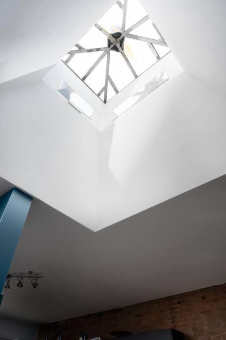 Two Bedroom Duplex In Plateau Mont-royal District *