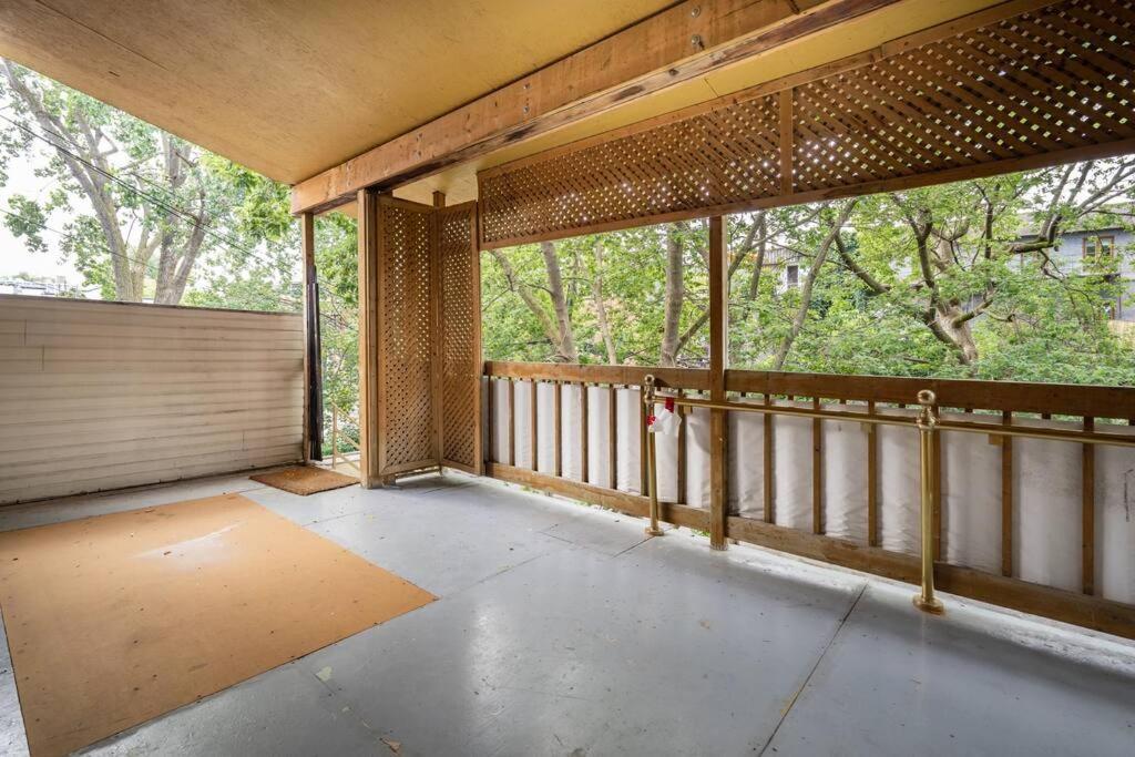 Two Bedroom Duplex In Plateau Mont-royal District Appartement