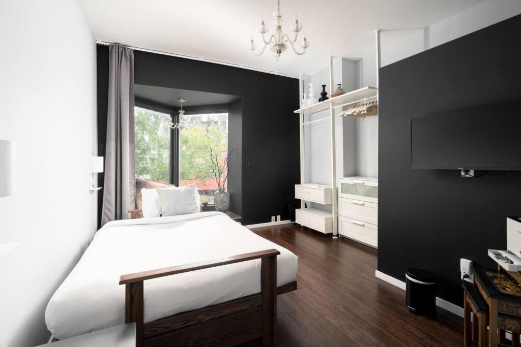 Two Bedroom Duplex In Plateau Mont-royal District Appartement *