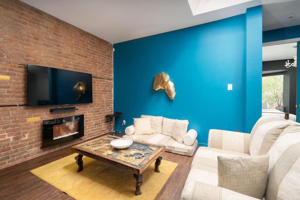 Two Bedroom Duplex In Plateau Mont-royal District Montréal